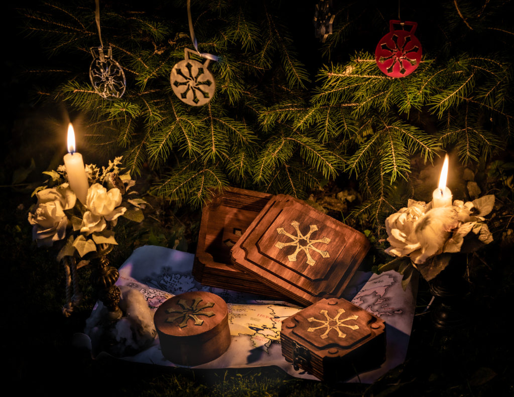 Besinnlicher Christbaum mit Ariochs Erben Schmuck